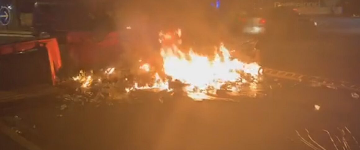 incendie baie-mahault Dans la nuit du 9 au 10 octobre, la commune de Baie-Mahault a subi de nombreux actes de vandalisme, en soutien à la grève des agents communaux.