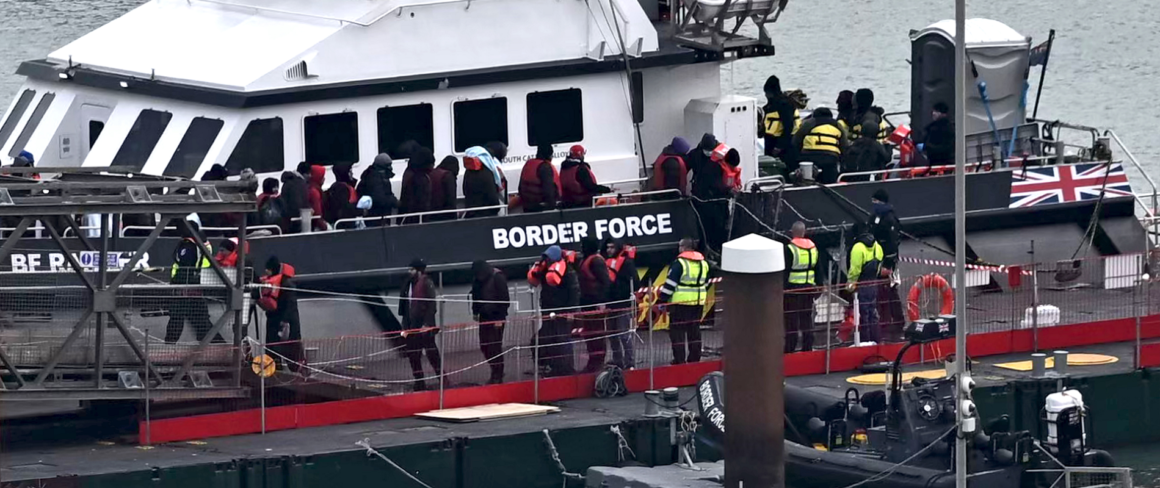 Des migrants de plus en plus nombreux à venir au Royaume-Uni par bateau Des migrants de plus en plus nombreux à venir au Royaume-Uni par bateau