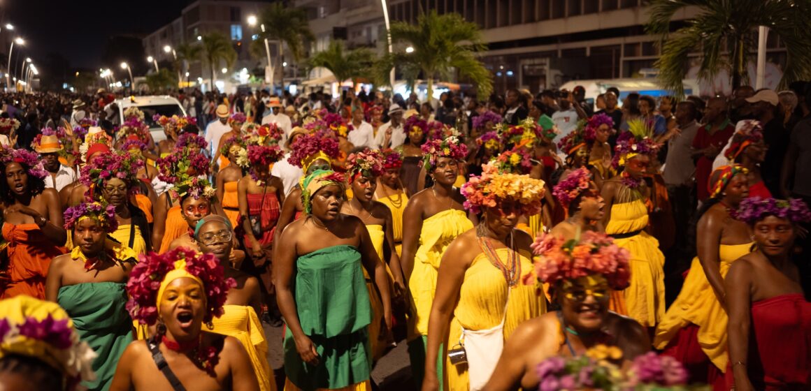 Le dimanche 7 janvier a marqué le lancement des festivités hautes en couleurs et en rythmes avec le début du carnaval 2024 à Pointe-à-Pitre (ici le groupe MKM) et à Basse-Terre. Photo : DR Le dimanche 7 janvier a marqué le lancement des festivités hautes en couleurs et en rythmes avec le début du carnaval 2024 à Pointe-à-Pitre (ici le groupe MKM) et à Basse-Terre. Photo : DR