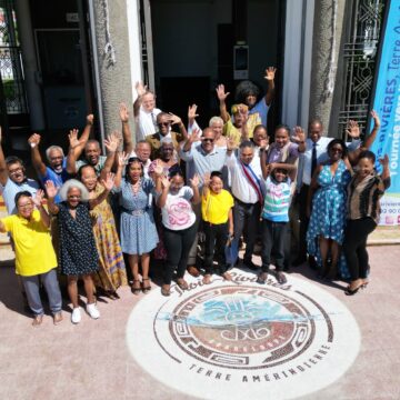 Rencontre officielle samedi 27 janvier 2024 à l’hôtel de ville entre le maire de Trois-Rivières Jean-Louis Francisque et la communauté amérindienne de la Dominique. Photo : FB Mairie de Trois-Rivières-Guadeloupe Rencontre officielle samedi 27 janvier 2024 à l’hôtel de ville entre le maire de Trois-Rivières Jean-Louis Francisque et la communauté amérindienne de la Dominique. Photo : FB Mairie de Trois-Rivières-Guadeloupe