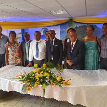 Les 10 élus du bureau communautaire de la communauté d'agglomération grand sud Caraïbe Les 10 élus du bureau communautaire de la communauté d'agglomération grand sud Caraïbe