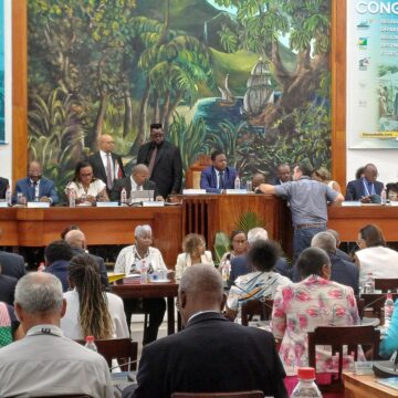 Le congrès des élus régionaux, départementaux, des parlementaires et des maires de Guadeloupe s’est tenu mercredi 12 juin au conseil départemental à Basse-Terre Le congrès des élus régionaux, départementaux, des parlementaires et des maires de Guadeloupe s’est tenu mercredi 12 juin au conseil départemental à Basse-Terre
