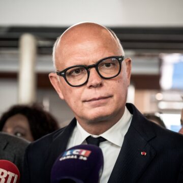 Edouard Philippe (ancien Premier ministre, président du parti Horizons, candidat à la présidentielle de 2027) à Asnières-sur-Seine (Nord de Paris) le 20 Juin pour soutenir le candidat Les Républicains aux législatives. Photo : Nicolas Messyasz / Sipa Edouard Philippe (ancien Premier ministre, président du parti Horizons, candidat à la présidentielle de 2027) à Asnières-sur-Seine (Nord de Paris) le 20 Juin pour soutenir le candidat Les Républicains aux législatives. Photo : Nicolas Messyasz / Sipa