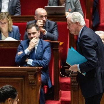 Michel Barnier, Premier ministre, à l'Assemblée nationale à Paris, le 4 décembre 2024, lors du débat et vote de la motion de censure à la suite de sa décision d'utiliser l'article 49.3 de la Constitution sur le projet de loi de financement de la sécurité sociale (PLFSS) 2025. Photo : Olivier Juszczak / Sipa Michel Barnier, Premier ministre, à l'Assemblée nationale à Paris, le 4 décembre 2024, lors du débat et vote de la motion de censure à la suite de sa décision d'utiliser l'article 49.3 de la Constitution sur le projet de loi de financement de la sécurité sociale (PLFSS) 2025. Photo : Olivier Juszczak / Sipa