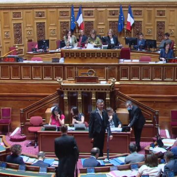 Séance publique du Sénat, jeudi 12 juin, d’adoption de la proposition de loi qui reconnait la responsabilité de l’État dans le scandale du chlordécone. Photo : Capture écran Sénat Séance publique du Sénat, jeudi 12 juin, d’adoption de la proposition de loi qui reconnait la responsabilité de l’État dans le scandale du chlordécone. Photo : Capture écran Sénat