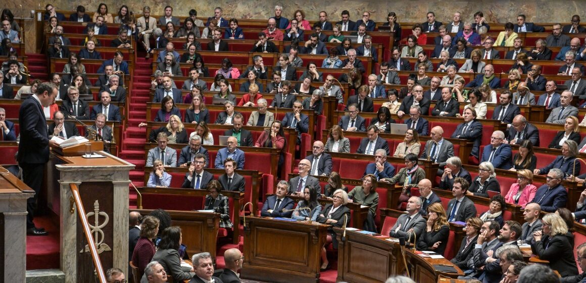Le Premier ministre Sébastien Lecornu prononce son discours de déclaration de politique générale, mardi 14 octobre 2025 devant les députés et les nouveaux ministres à l’Assemblée nationale à Paris. Photo : Isa Harsin / Sipa Le Premier ministre Sébastien Lecornu prononce son discours de déclaration de politique générale, mardi 14 octobre 2025 devant les députés et les nouveaux ministres à l’Assemblée nationale à Paris. Photo : Isa Harsin / Sipa