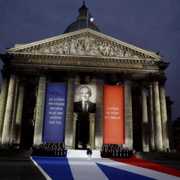 Cérémonie de panthéonisation de Robert Badinter, ancien ministre de la Justice et président du Conseil constitutionnel, à Paris le 9 octobre 2025, date anniversaire de la promulgation de la loi portant abolition de la peine de mort. Photo : Jacovides / Pool / Sipa Cérémonie de panthéonisation de Robert Badinter, ancien ministre de la Justice et président du Conseil constitutionnel, à Paris le 9 octobre 2025, date anniversaire de la promulgation de la loi portant abolition de la peine de mort. Photo : Jacovides / Pool / Sipa