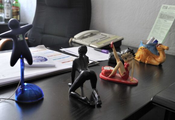 Photo d’illustration. Archive de 2011 du bureau d’un mis en cause dans une affaire de harcèlement scandale sexuel à la RATP. Photo : Cotelle Pascal / Sipa