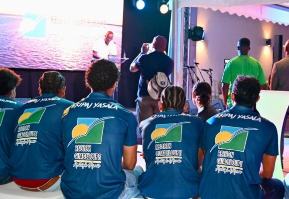 Au Mémorial Acte, vendredi 21 novembre, le président de Région Ary Chalus a officiellement lancé le compte à rebours de la prochaine Route du Rhum Destination Guadeloupe Au Mémorial Acte, vendredi 21 novembre, le président de Région Ary Chalus a officiellement lancé le compte à rebours de la prochaine Route du Rhum Destination Guadeloupe