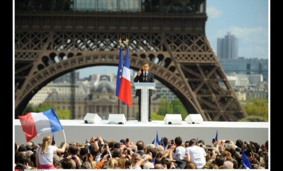 Nicolas Sarkozy le 1 mai 2012, président sortant et candidat à l'élection présidentielle de 2012, prononce un discours de campagne sur la place du Trocadéro à Paris. Photo : Witt / Sipa Nicolas Sarkozy le 1 mai 2012, président sortant et candidat à l'élection présidentielle de 2012, prononce un discours de campagne sur la place du Trocadéro à Paris. Photo : Witt / Sipa