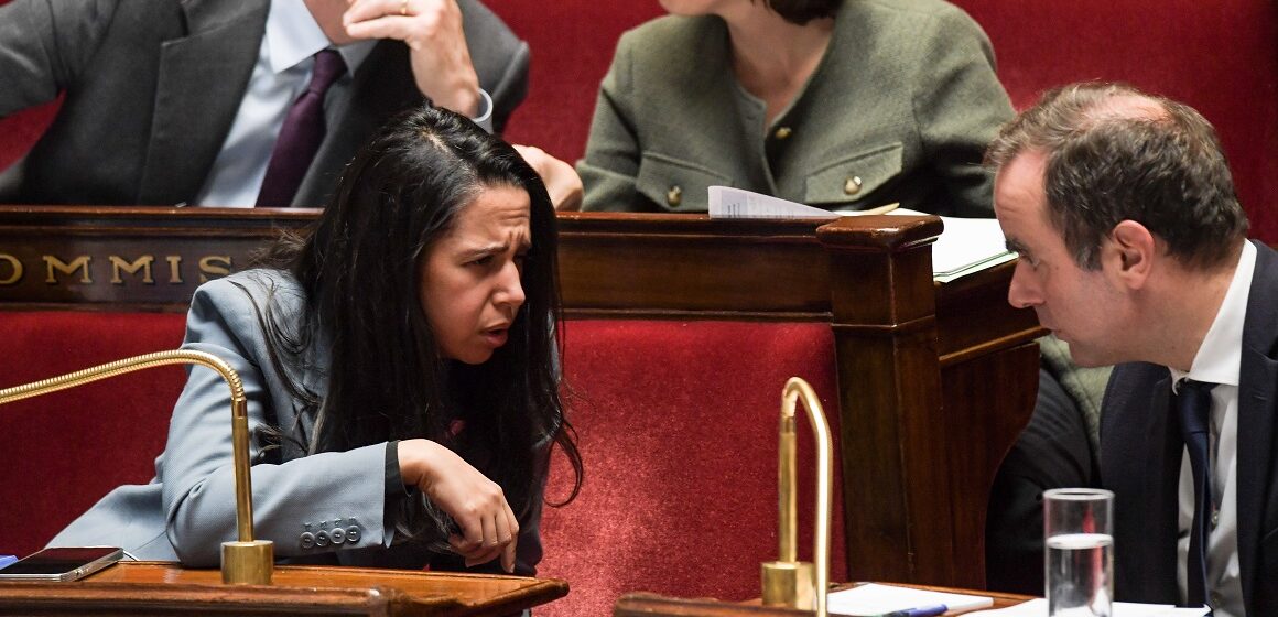 Naima Moutchou (ministre des Outre-mer) et Sébastien Lecornu (Premier ministre) à l’Assemblée nationale lors de la déclaration de politique générale de Sébastien Lecornu le 14 octobre 2025. Photo : Isa Harsin / Sipa Naima Moutchou (ministre des Outre-mer) et Sébastien Lecornu (Premier ministre) à l’Assemblée nationale lors de la déclaration de politique générale de Sébastien Lecornu le 14 octobre 2025. Photo : Isa Harsin / Sipa
