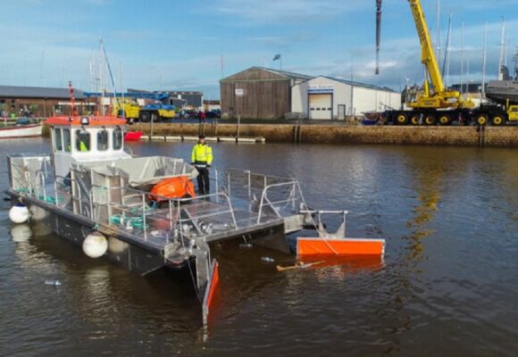 Image d'illustration du bateau amphibie collecteur d’algues Multi Cleaner 100, du constructeur breton Efinor sea cleaner. Photo : Efinor sea cleaner Image d'illustration du bateau amphibie collecteur d’algues Multi Cleaner 100, du constructeur breton Efinor sea cleaner. Photo : Efinor sea cleaner