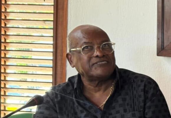 Henri Yacou, 1er adjoint au maire de Sainte-Rose. Photo : CANBT Henri Yacou, 1er adjoint au maire de Sainte-Rose. Photo : CANBT