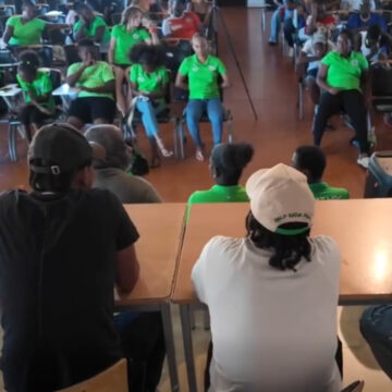 Des collégiens réunis le 25 octobre à la Rotonde des arts de Saint-François pour la première rencontre du cycle Éveil et réussite, dédié à l'inspiration et à la prévention de la délinquance. Photo : Commune de Saint-François Des collégiens réunis le 25 octobre à la Rotonde des arts de Saint-François pour la première rencontre du cycle Éveil et réussite, dédié à l'inspiration et à la prévention de la délinquance. Photo : Commune de Saint-François