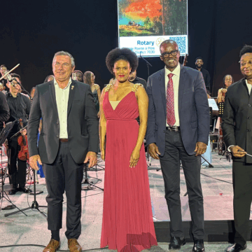 A droite, le directeur du festival Saint-Georges, Marlon Daniel, au centre la mezzo soprano Axelle Saint-Cirel figure montante du chant lyrique d’origine guadeloupéenne. A droite, le directeur du festival Saint-Georges, Marlon Daniel, au centre la mezzo soprano Axelle Saint-Cirel figure montante du chant lyrique d’origine guadeloupéenne.